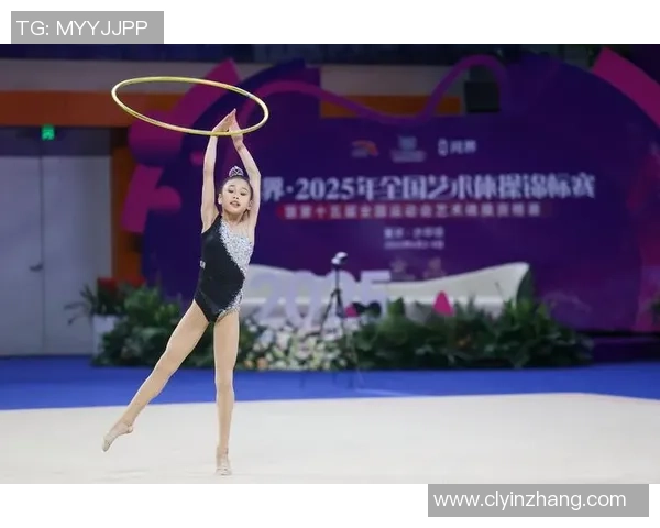 美女与足球明星亲密合影展现魅力与风采的完美瞬间